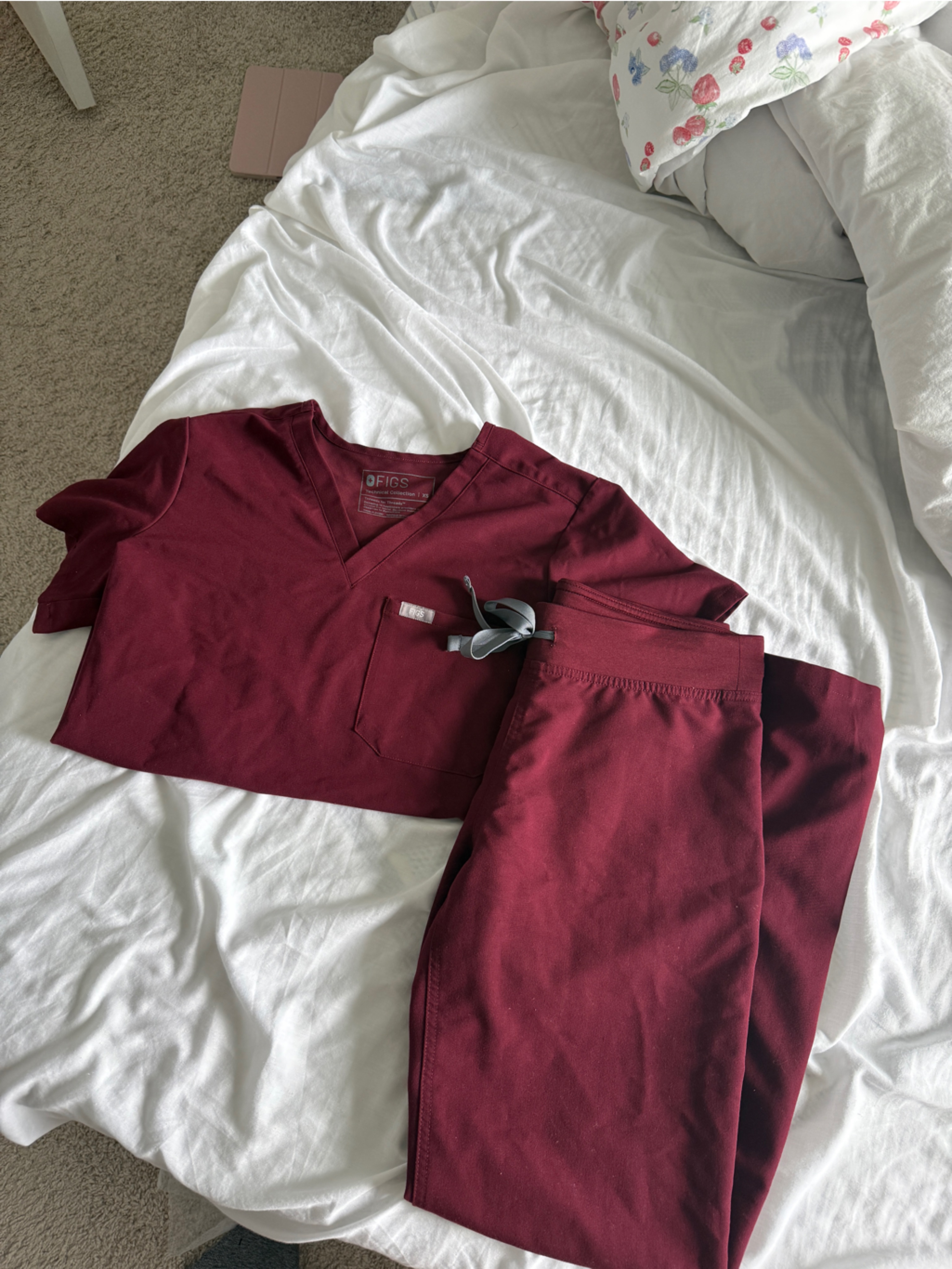 Figs Burgundy Scrub Set Xs